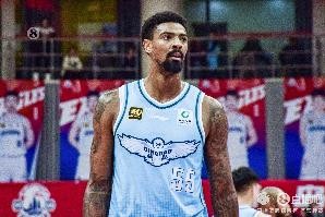 都铁！米奇12中4&amp;三分4中0得13分9板 鲍威尔17中5&amp;三分8中2得15分